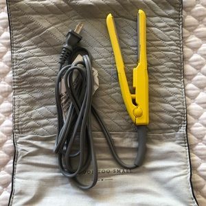 Dry bar tiny tress press